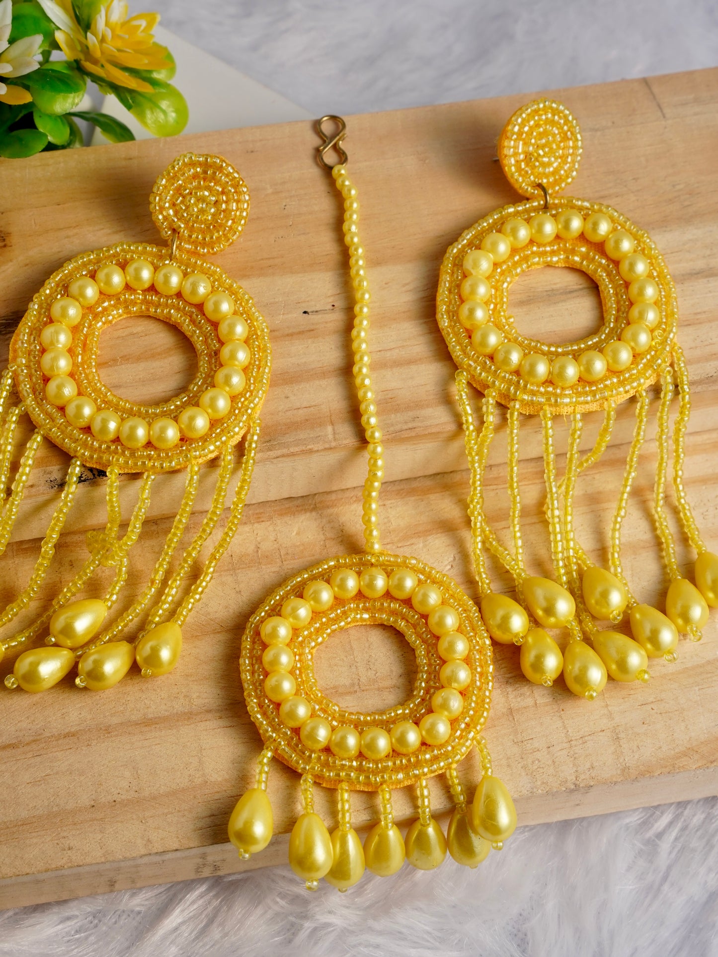 Elegant Round Beaded Earrings with Mangtika Set