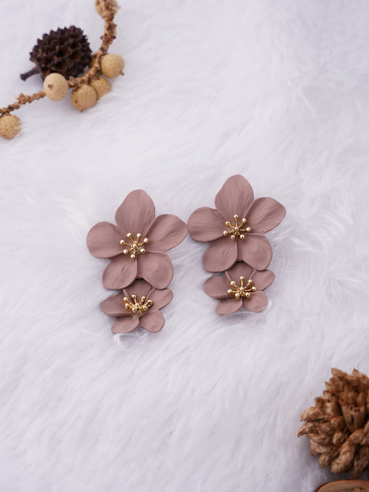 Elegant Floral Dangle Earrings with Artistic Petal Detailing