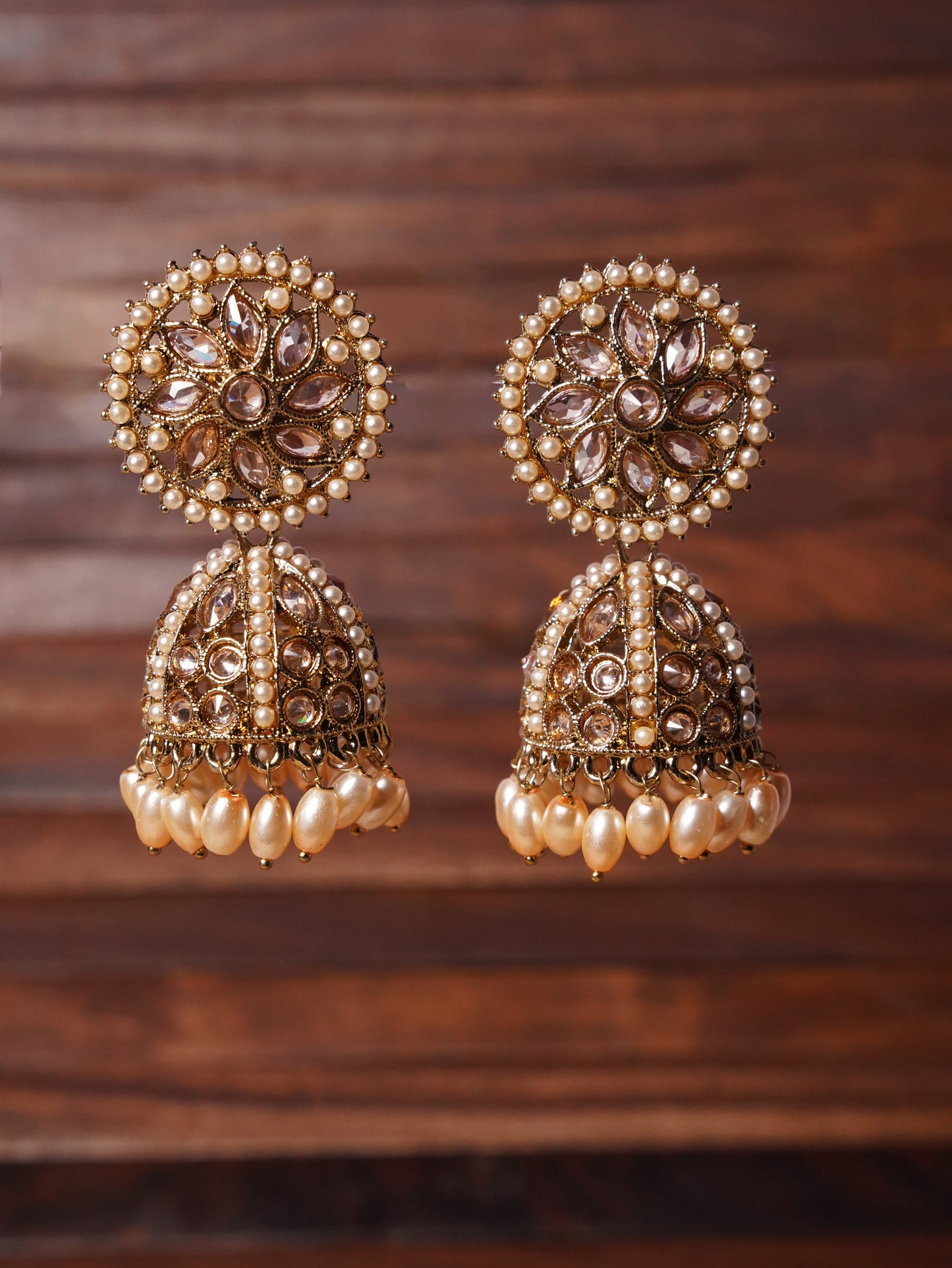 Exquisite Bridal Jhumka and Maang Tikka Set with Intricate Detailing