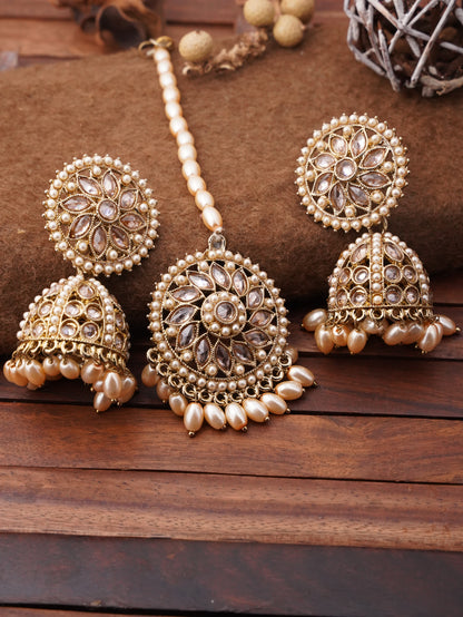 Exquisite Bridal Jhumka and Maang Tikka Set with Intricate Detailing