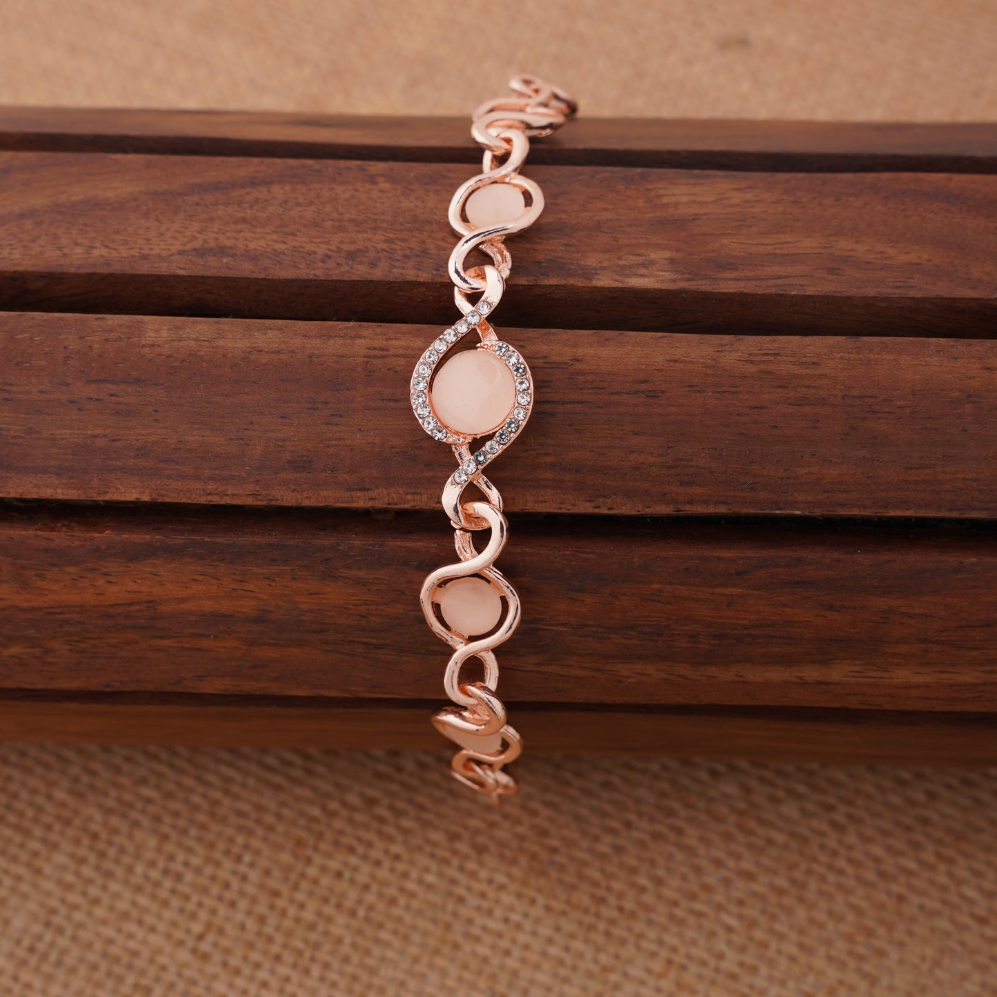 Elegant Wave Link Bracelet