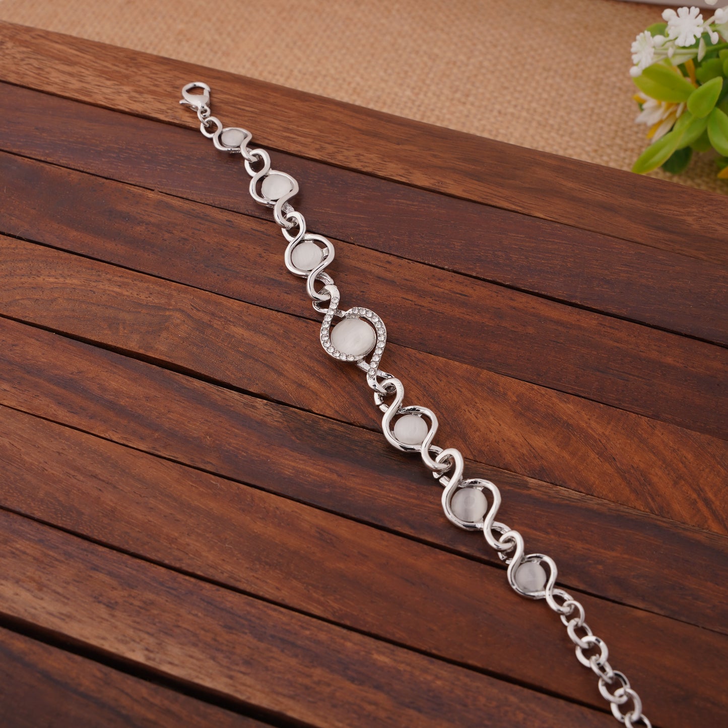 Elegant Wave Link Bracelet