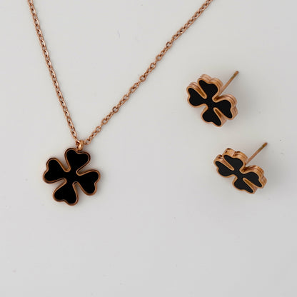 Minimalist Flower Necklace Set